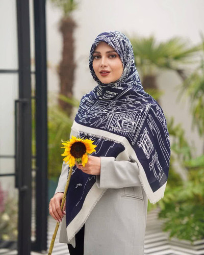 روسری نخ یونیک طرح شهر سرمه ای