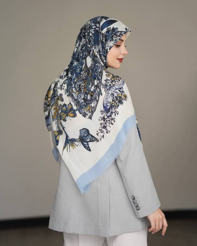 روسری نخ یونیک طرح پروانه سرمه ای