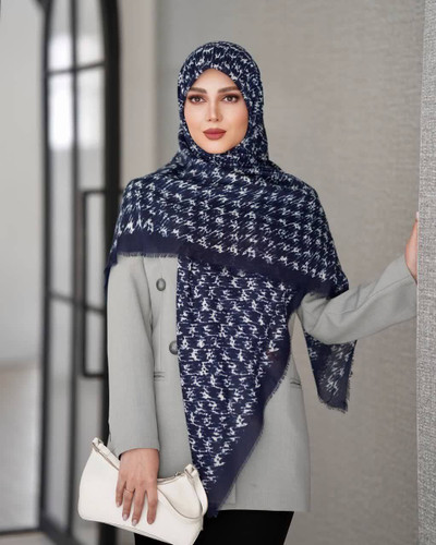 روسری نخ یونیک طرح پیچازی سرمه ای
