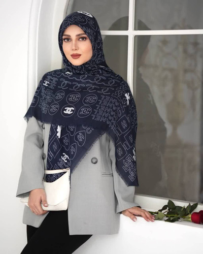 روسری نخ یونیک طرح شنل سرمه ای