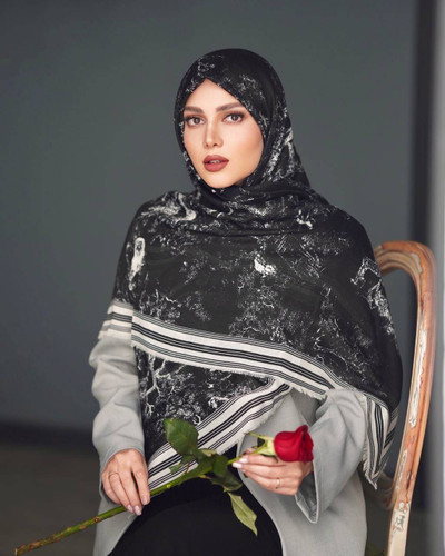روسری نخ یونیک طرح جنگل سفید مشکی
