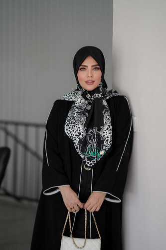 روسری ابریشم کجراه آدرینا سفید مشکی