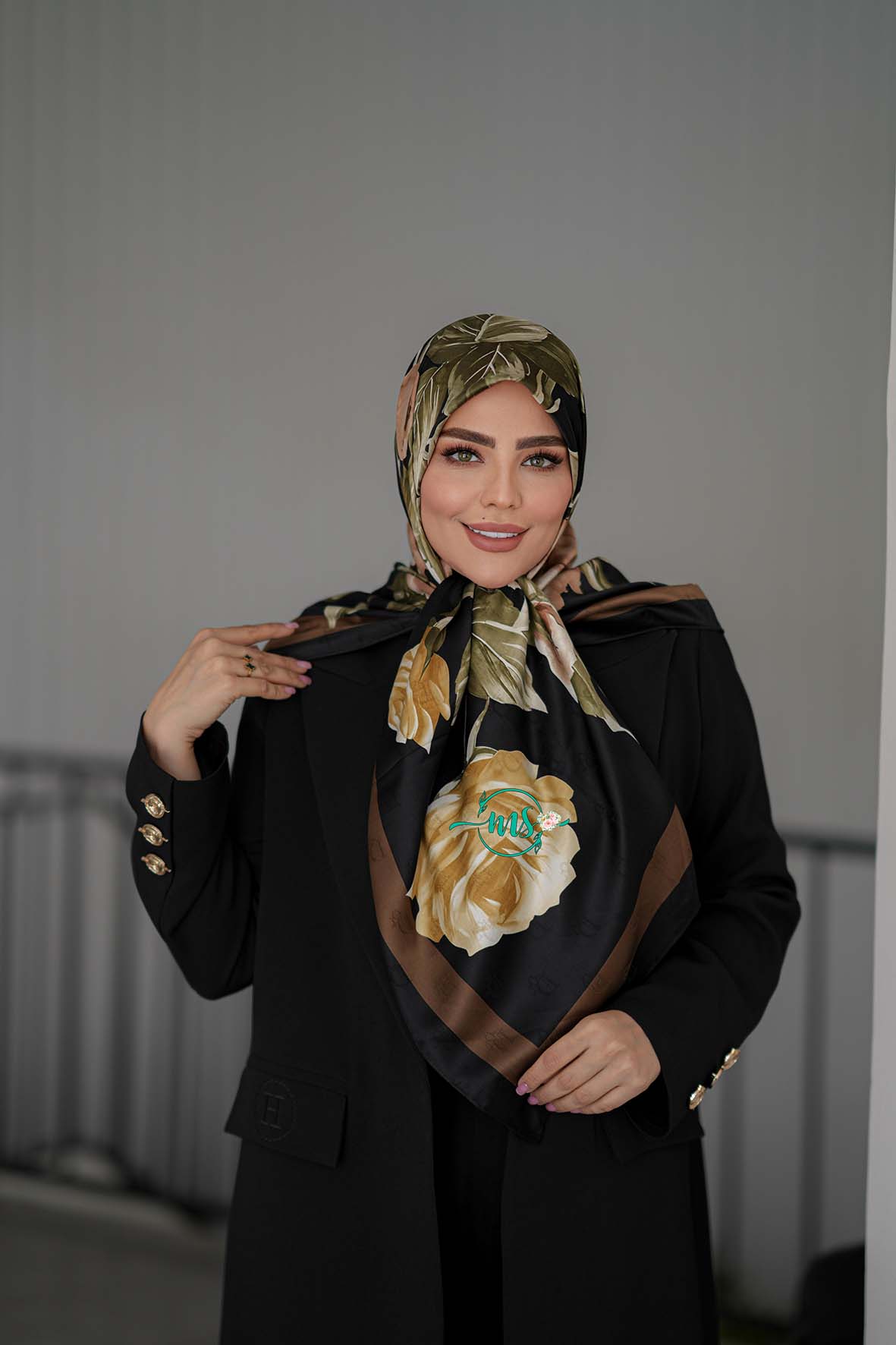 روسری ابریشم ژاکارد ارغوان مشکی شکلاتی