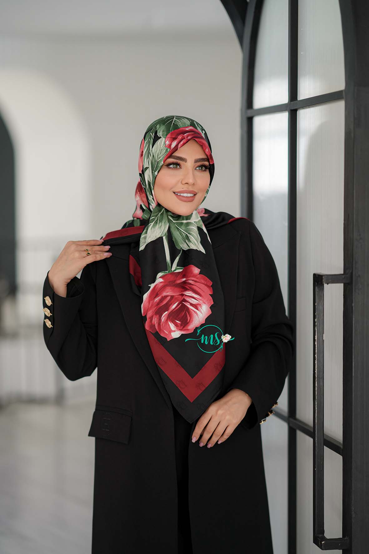 روسری ابریشم ژاکارد ارغوان مشکی قرمز