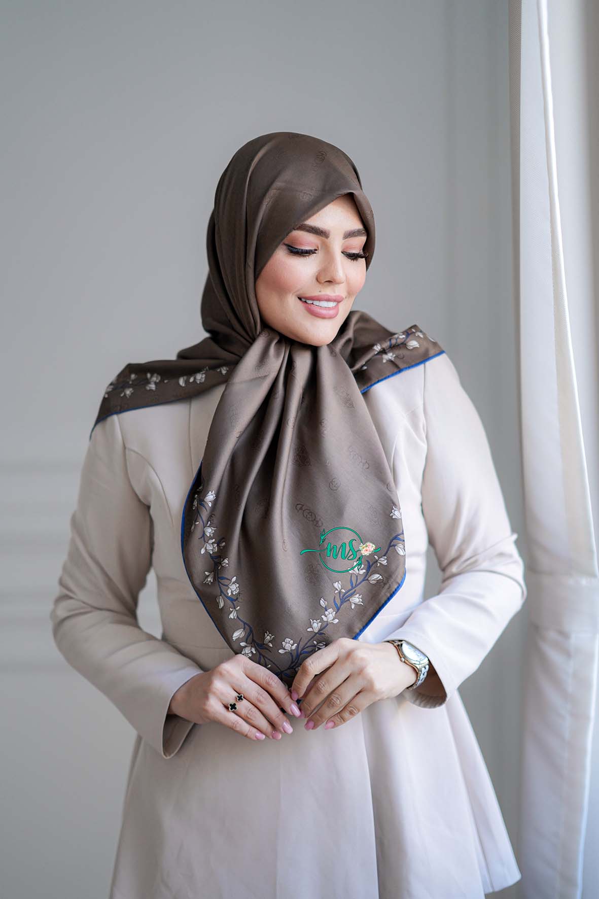 روسری ابریشم ژاکارد نگارا قهوه ای