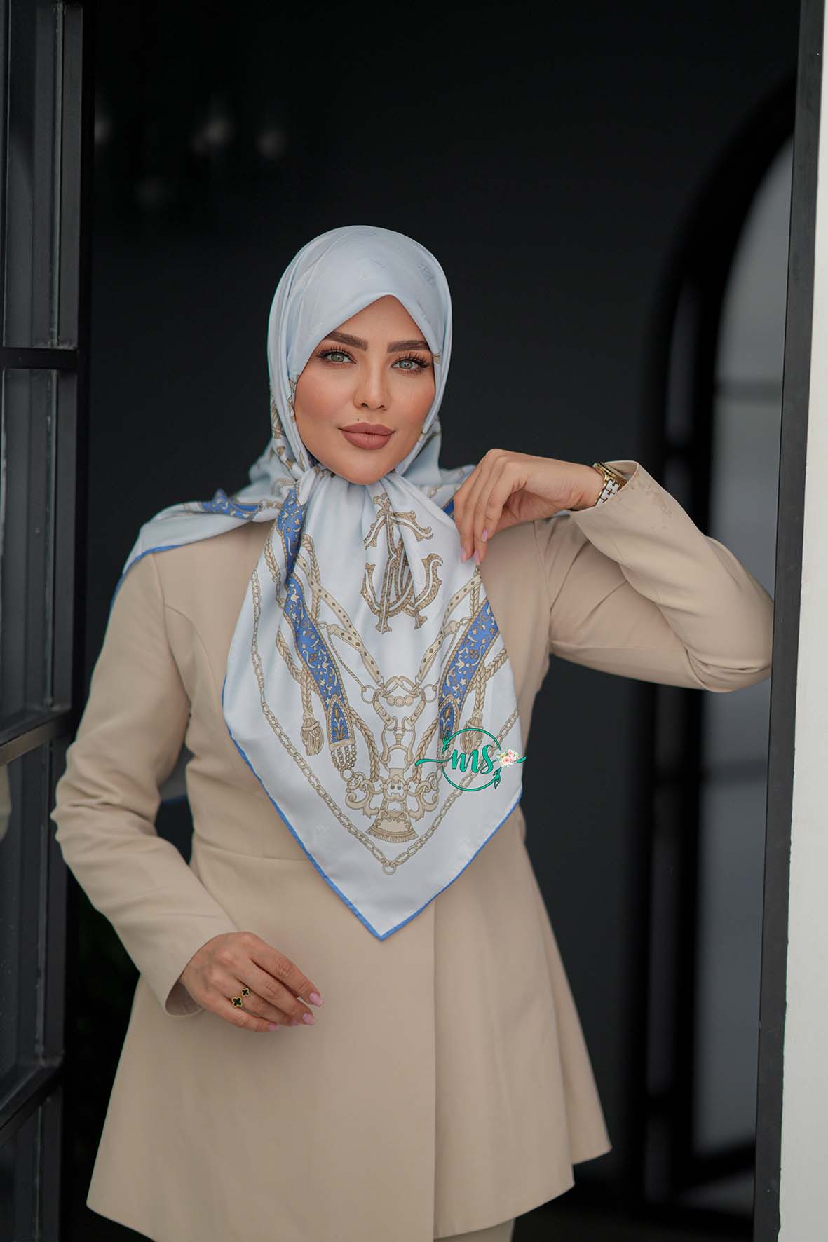 روسری ابریشم ژاکارد دیبا آبی