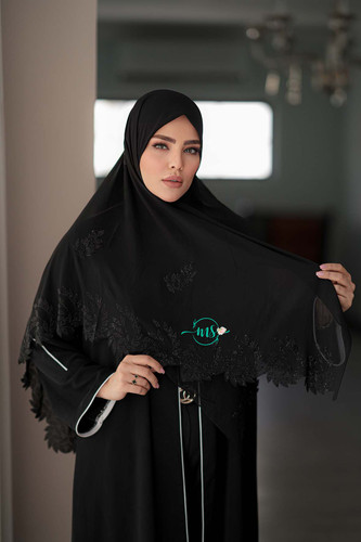 روسری کرپ اماراتی نگین دار طرح سرو
